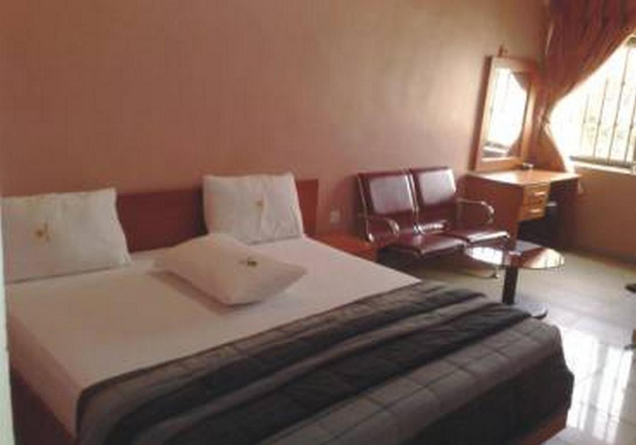 Room In Lodge - Londa Hotel And Suites Port Harcourt Zewnętrze zdjęcie